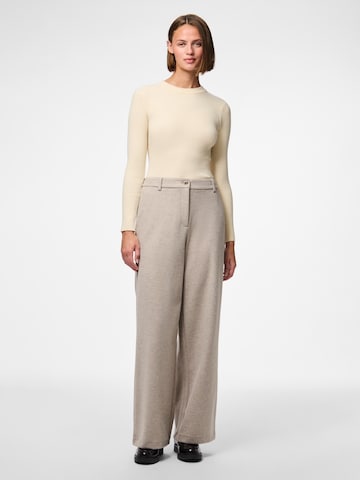 Loosefit Pantalon 'PCMAMILLA' PIECES en gris