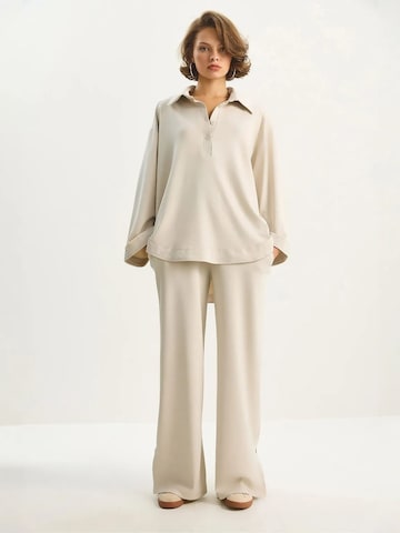 Completo pantalone di Bianco Lucci in beige