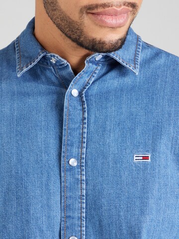 Coupe regular Chemise Tommy Jeans en bleu