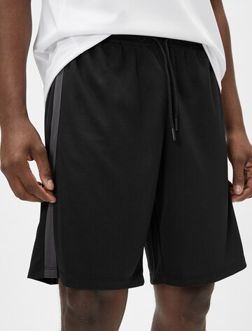 Koton Regular Shorts in Schwarz