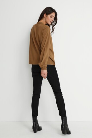 Cream Blouse 'Tiah' in Brown