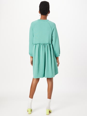 Oasis Платье в Зеленый