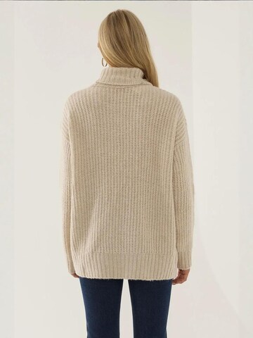 Pullover di Hiccup in beige