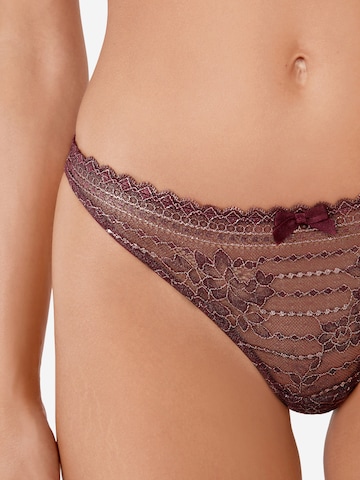 String ' gamme ' di ETAM in rosso