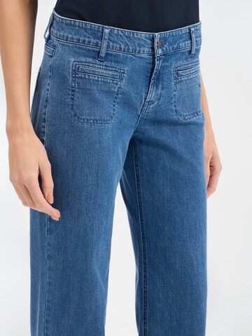 Regular Jean Marie Lund en bleu