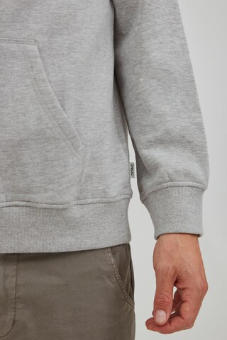 11 Project Hoodie 'Dafo' in Grau