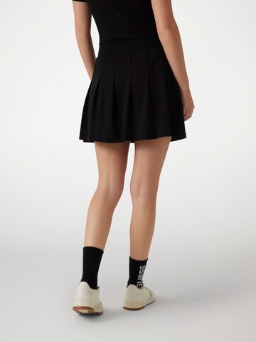 GUESS Rock in Schwarz