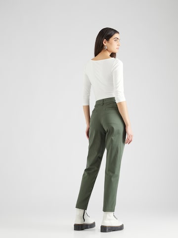 regular Pantaloni chino 'Essential' di LEVI'S ® in verde