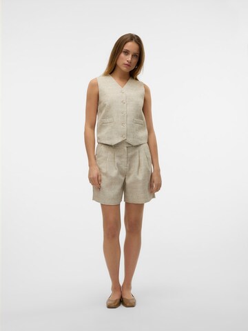 Regular Pantalon à pince 'VMMAJ' VERO MODA en beige
