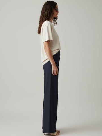WEARABLE STORIES Wide leg Pleat-front trousers 'Saar' in Blue