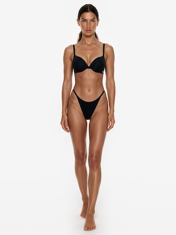 GOD SAVE QUEENS Push-up Podprsenka 'Second Skin Ultimate Push-Up Bra' – šedá