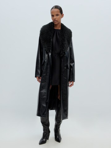 EDITED Between-Seasons Coat 'Amia' in Black: front