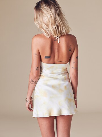 ABOUT YOU x Laura Giurcanu - Vestido de verano 'Alesa' en amarillo