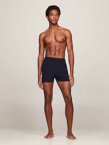 TOMMY HILFIGER Badeshorts 'Essential' i blå