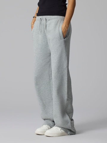 LMTD Loosefit Broek in Grijs: voorkant