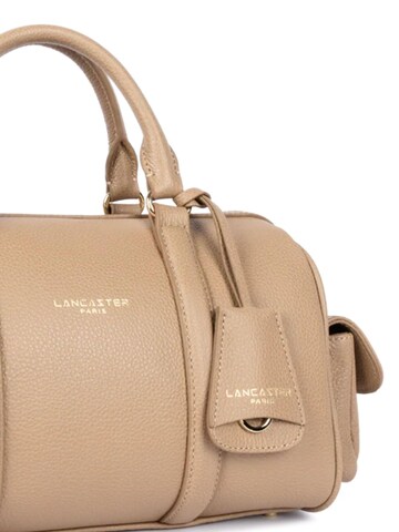 LANCASTER Paris Håndtaske 'Lancaster Sac polochon Zippé M Milano Ana Sable' i beige