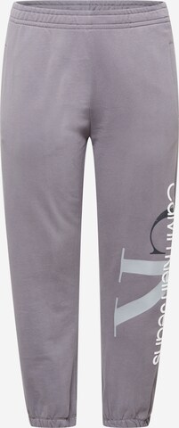 Pantaloni de la Calvin Klein Jeans Curve pe gri: față