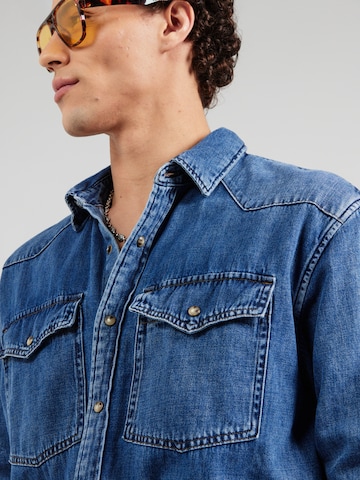 Coupe regular Chemise Abercrombie & Fitch en bleu