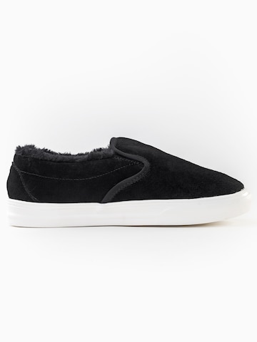 Slip on 'Wilder' Minnetonka en noir