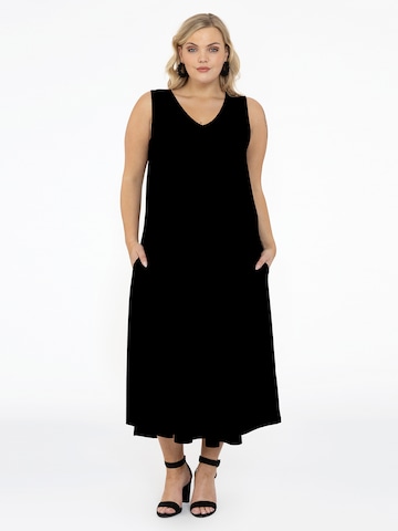 Yoek Dress in Black