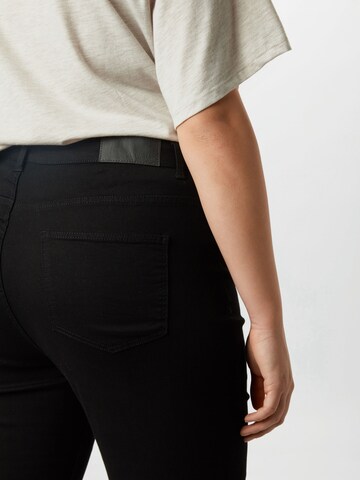 Noisy May Curve Skinny Jeans 'Callie' in Black