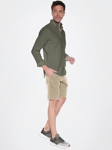 Coupe slim Chemise Steffen Klein en vert