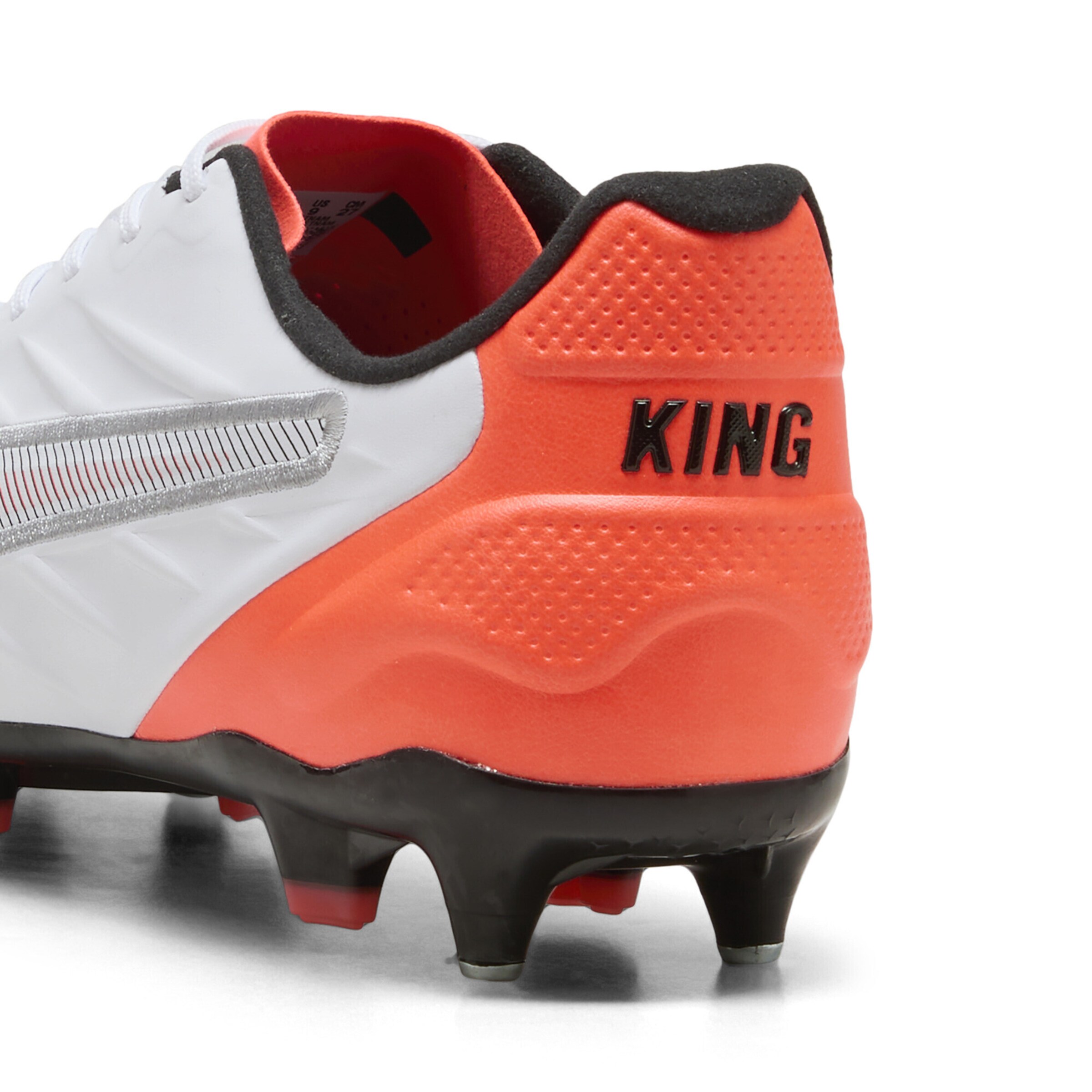 Chaussure de foot 'King Pro' PUMA en blanc