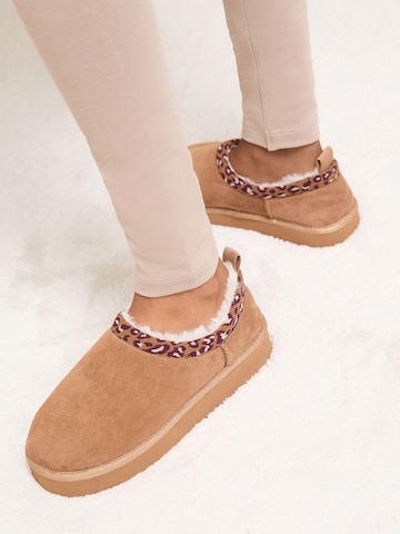 Lipsy - Pantufa em castanho