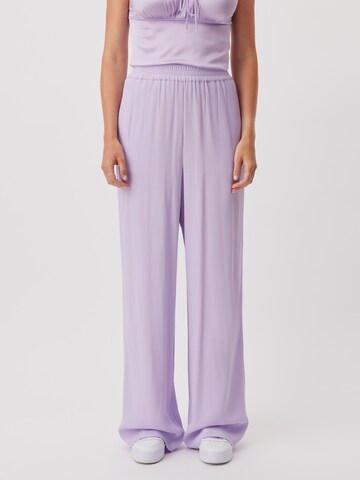 Wide leg Pantaloni 'Paula' di LeGer by Lena Gercke in lilla: frontale