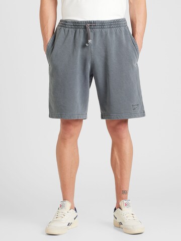 Reebok Regular Sportshorts in Grau: predná strana