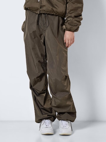 Noisy may Loose fit Pants in Green: front