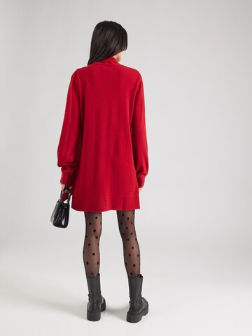 Robes en maille & Other Stories en rouge