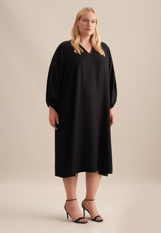 Robe ' Schwarze Rose ' SEIDENSTICKER en noir : devant
