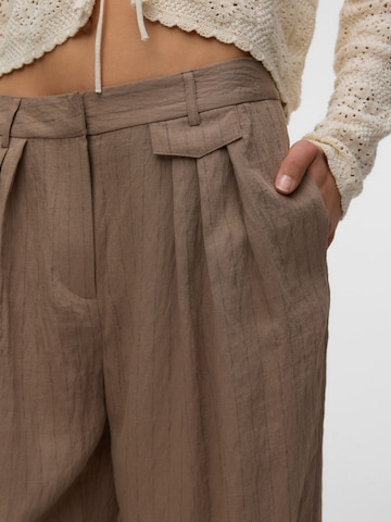 VERO MODA - Pierna ancha Pantalón plisado 'VMPolly' en marrón