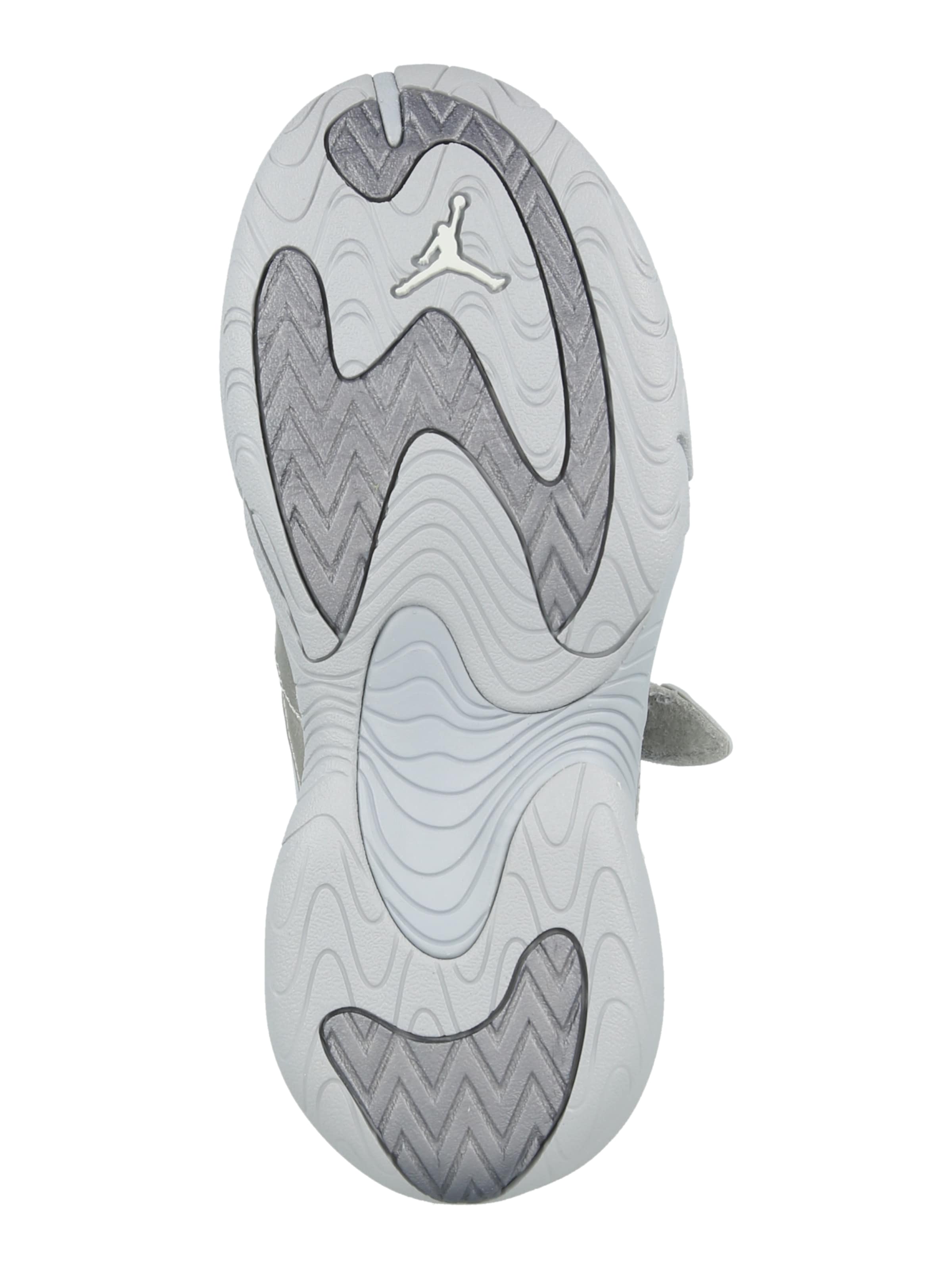 Baskets basses Jordan en gris