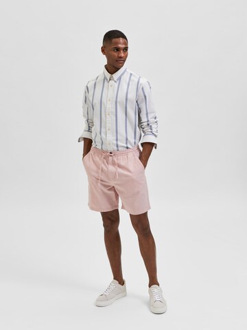 Regular Pantaloni 'Newton' de la SELECTED HOMME pe roz
