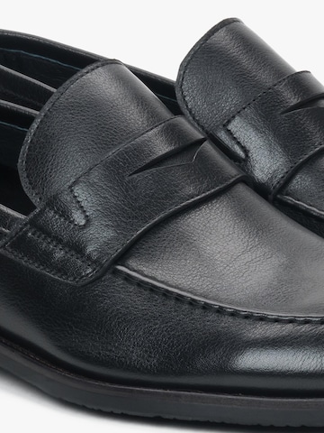 Estro Moccasin '01-202419' in Black
