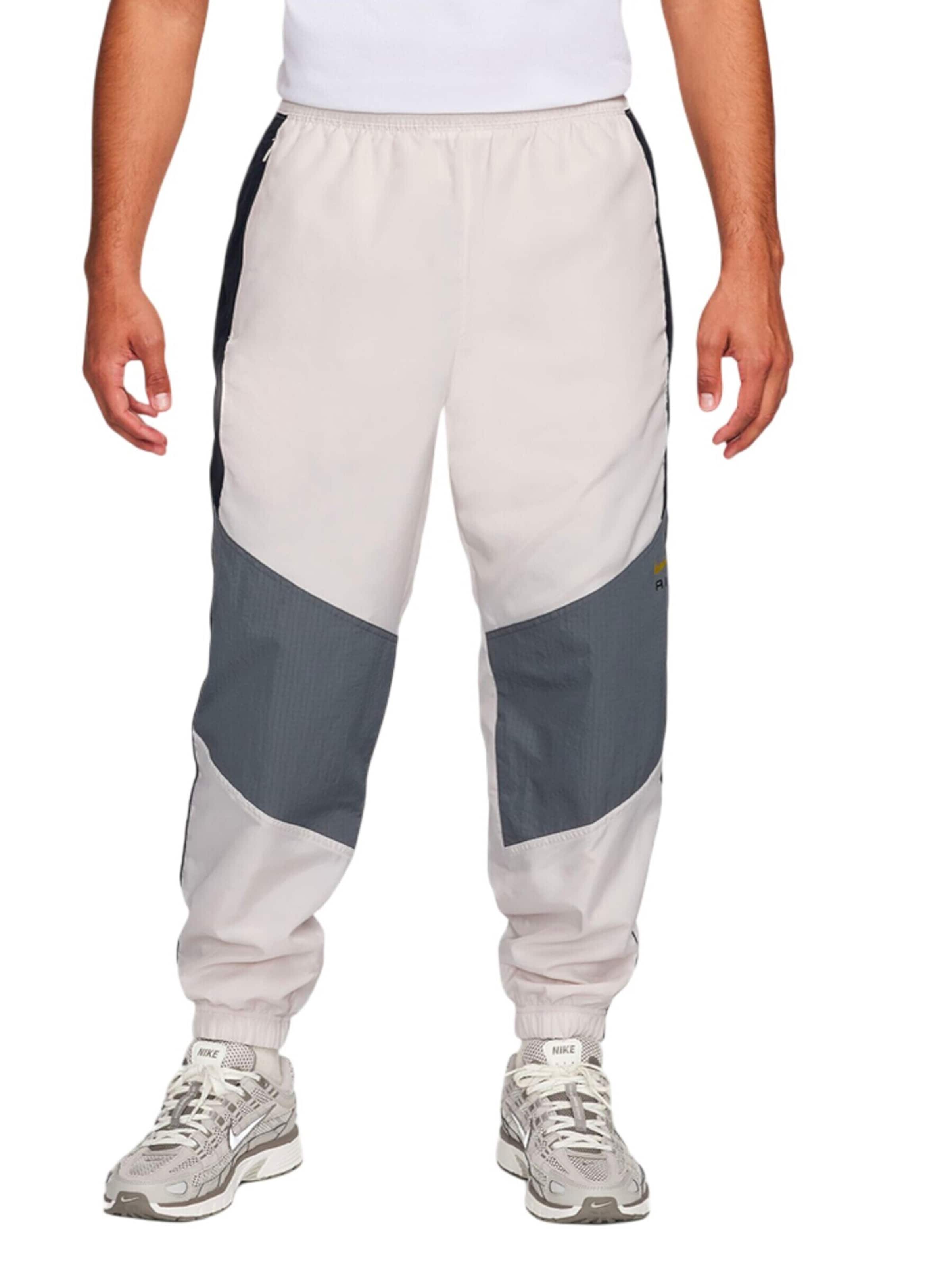 Tapered Pantaloni 'Air' di Nike Sportswear in grigio: frontale