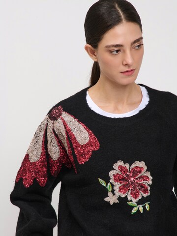 Pulover de la Influencer pe negru