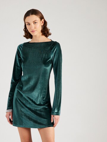 Rochie de la Monki pe verde: față