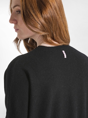 Pullover extra large di DEHA in nero