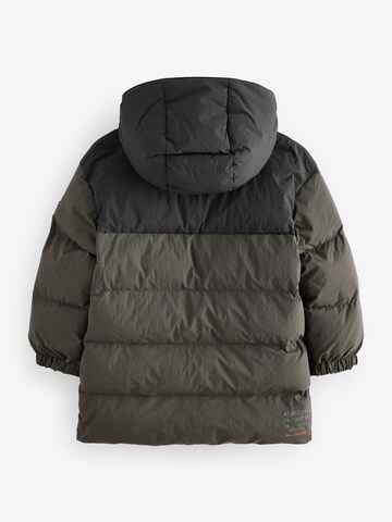 Next - Abrigo en gris