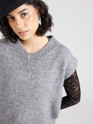 Pullover di Warehouse in grigio