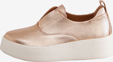 Next Слипоны в Золотой: спереди