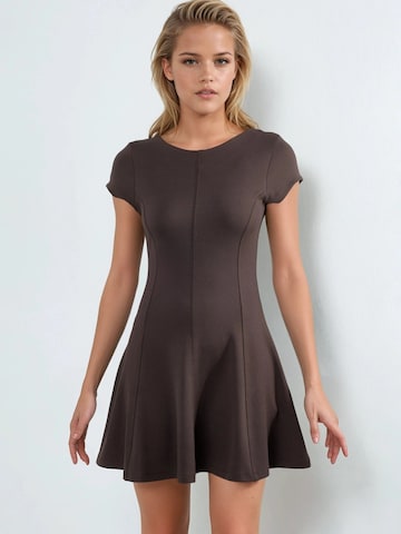 Busem Kleid in Braun: Vorderseite