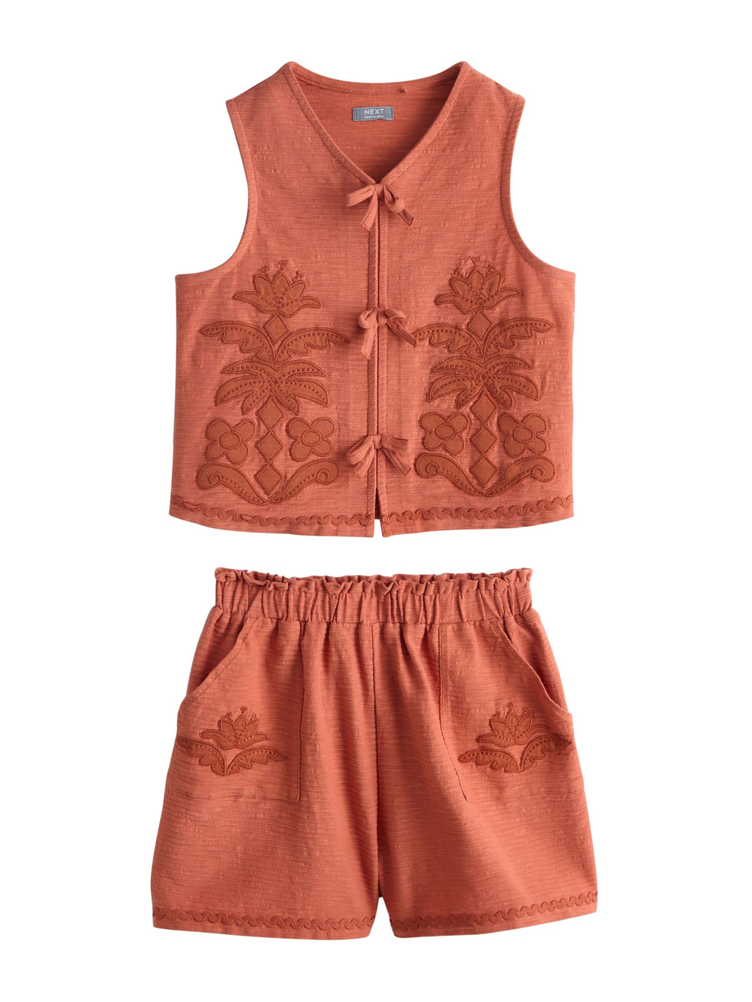 Next Set in Bruin: voorkant