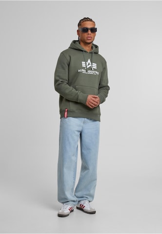 ALPHA INDUSTRIES Sweatshirt in Grün