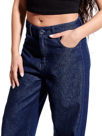 sry dad. co-created by ABOUT YOU Flared Jeans in Blauw