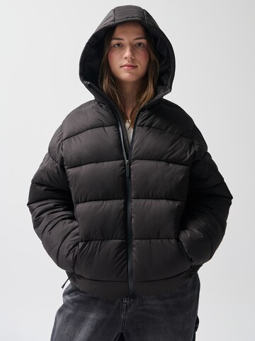 NoWear Zimná bunda - Čierna: predná strana