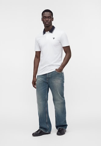 GUESS - Camiseta en blanco